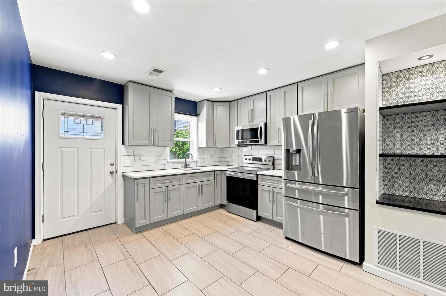 519 Dudley Street photo 10
