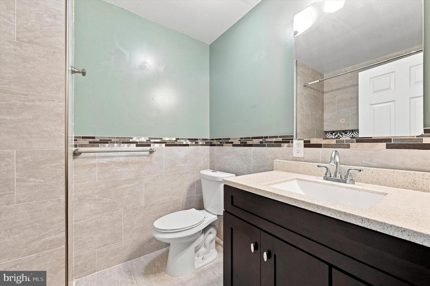519 Dudley Street photo 19