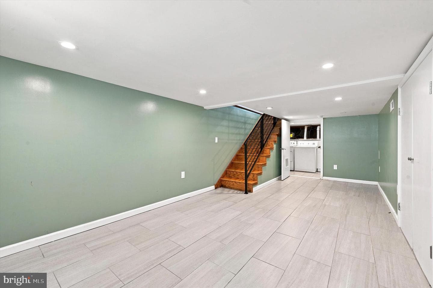 519 Dudley Street photo 24