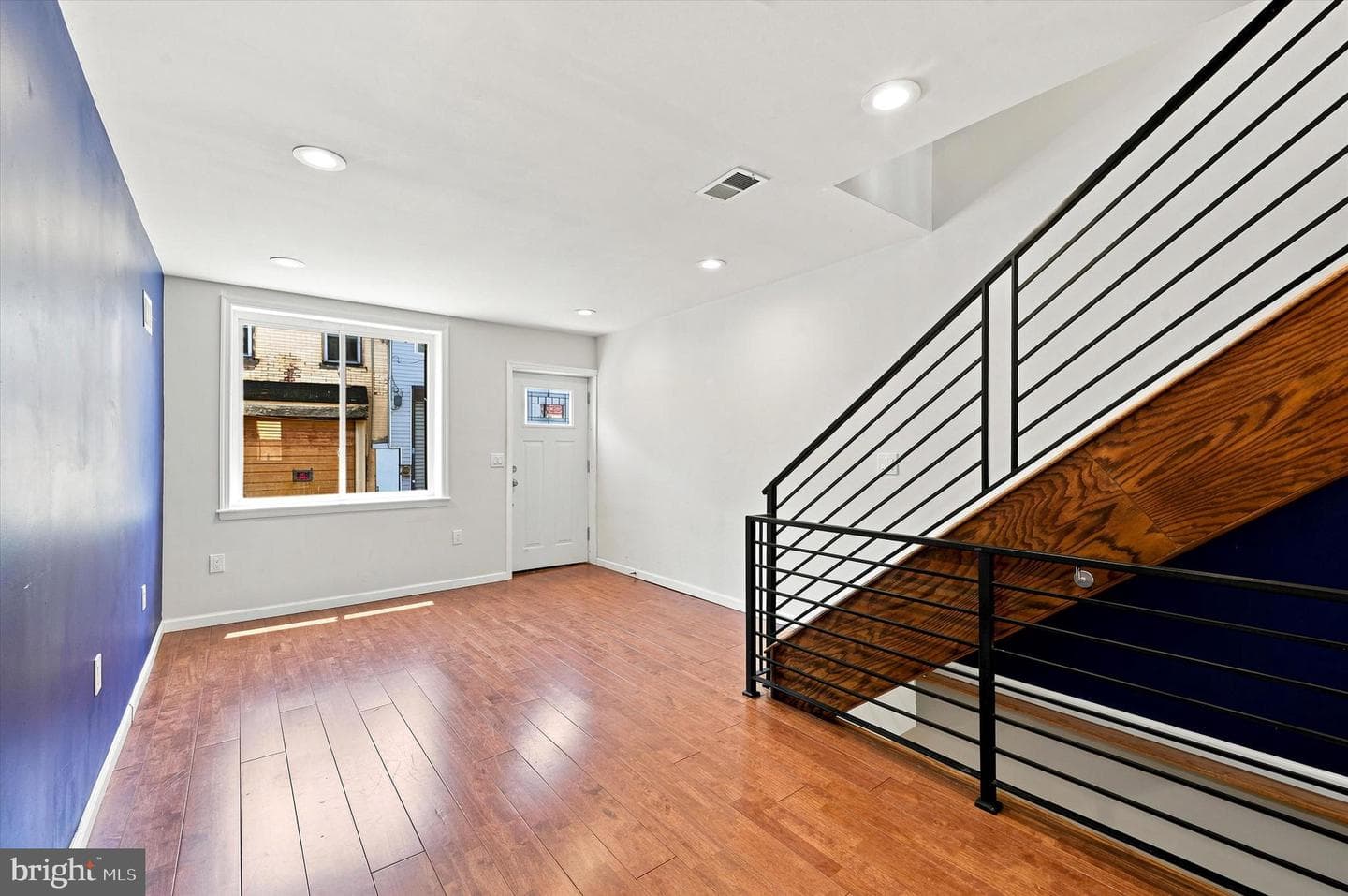 519 Dudley Street photo 4
