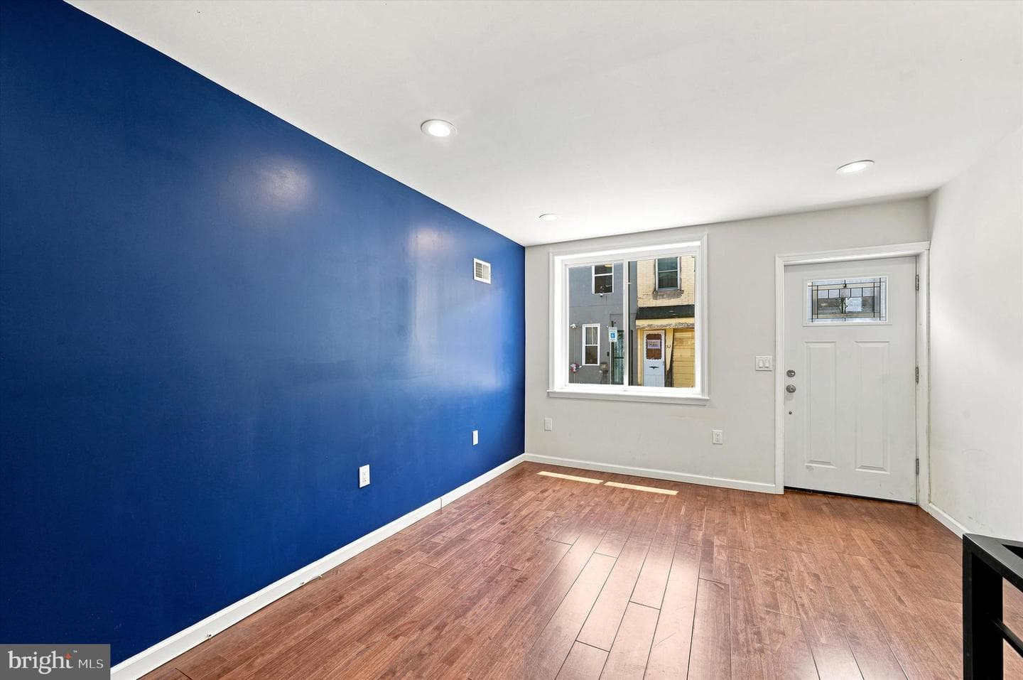 519 Dudley Street photo 6