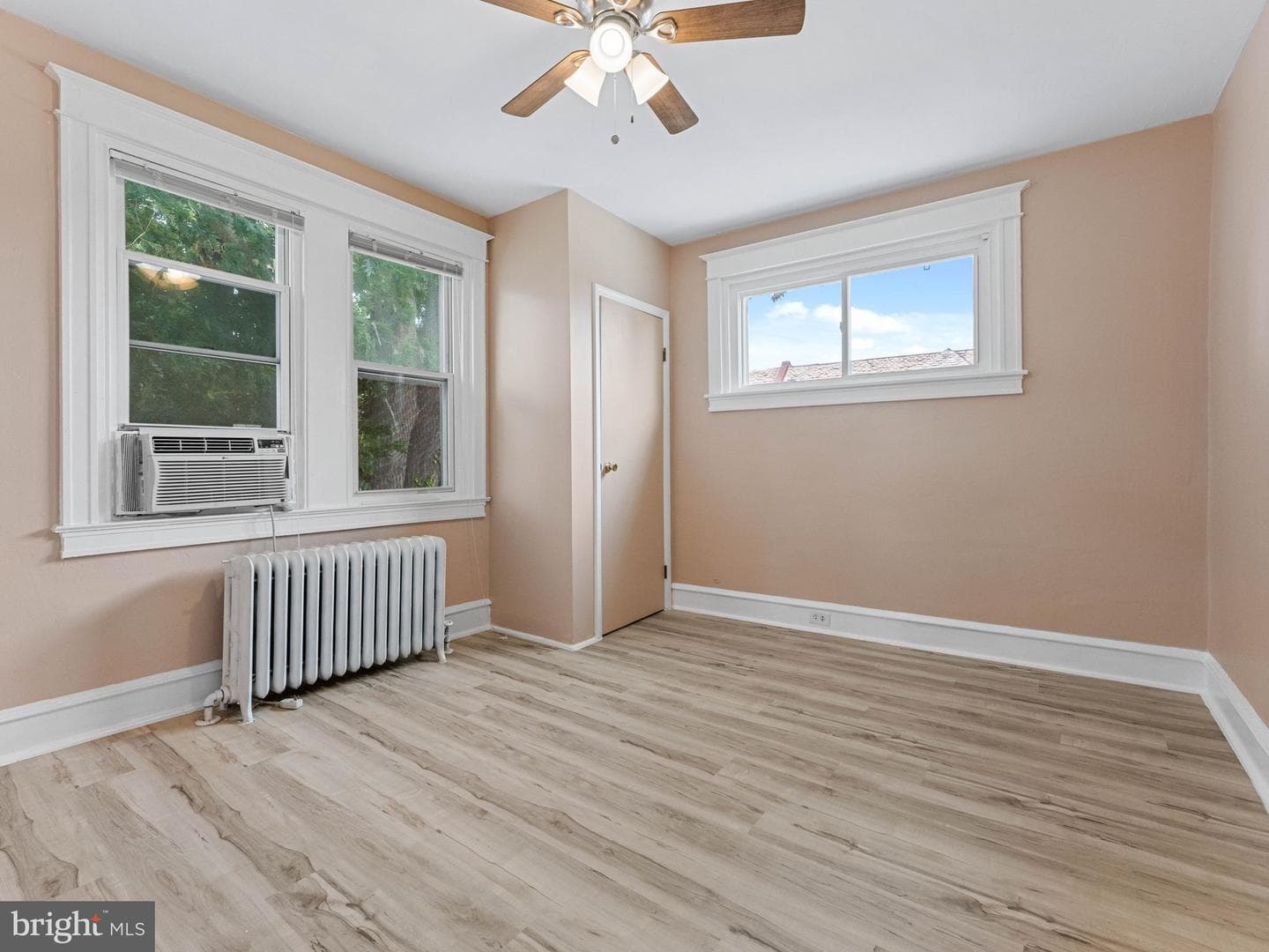 349 E Montana Street photo 14