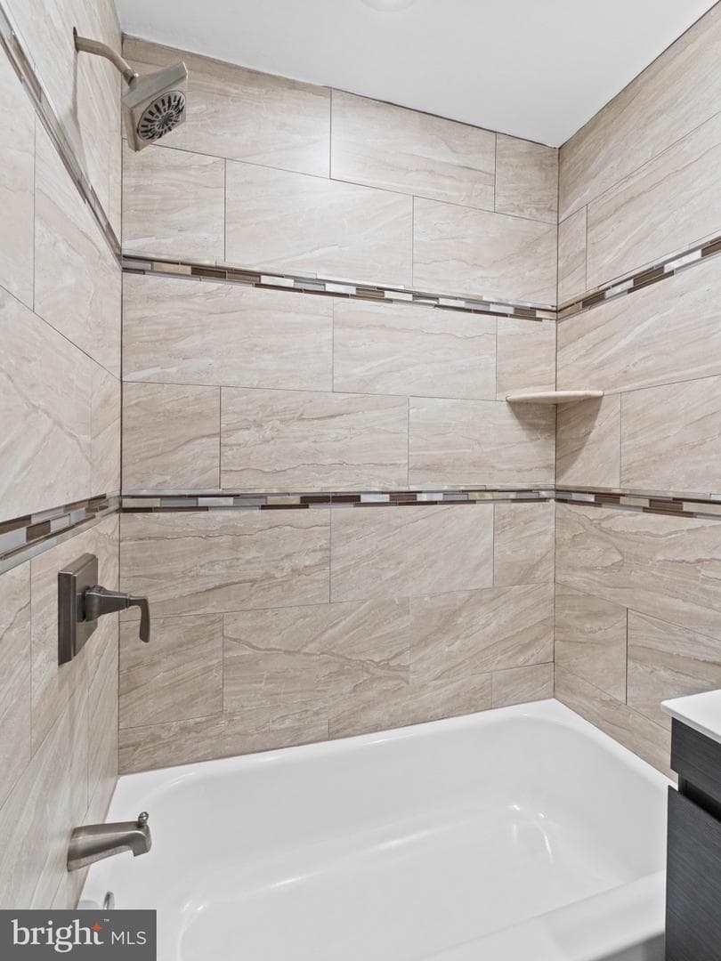 5812 N American Street photo 21