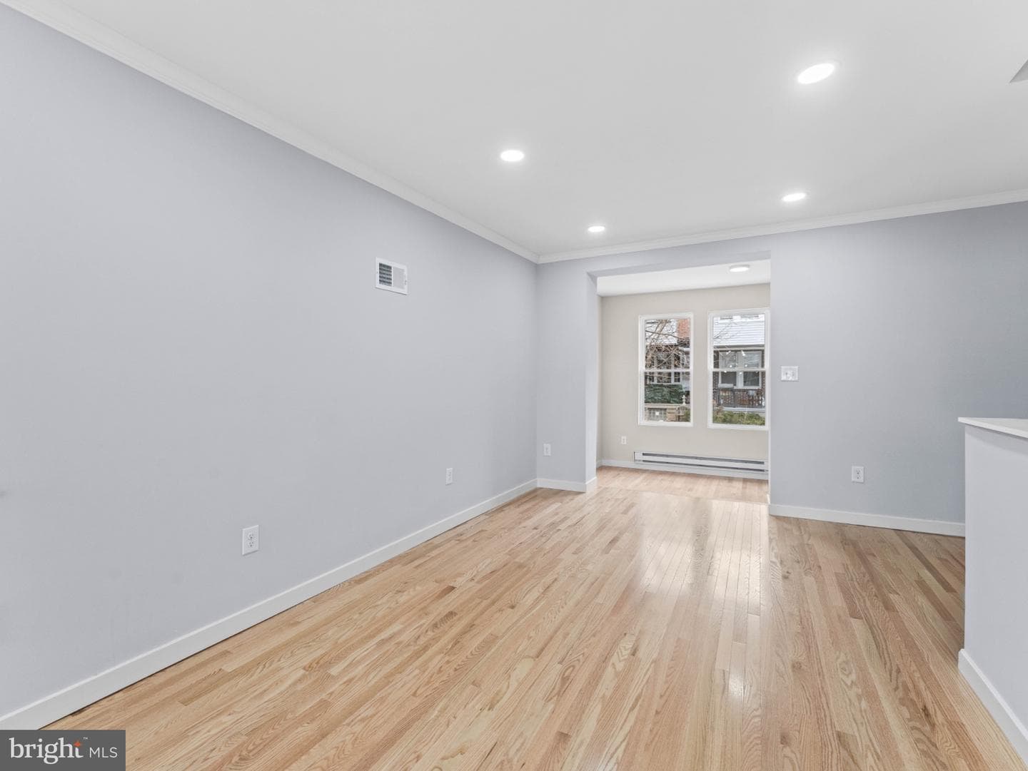 5812 N American Street photo 7