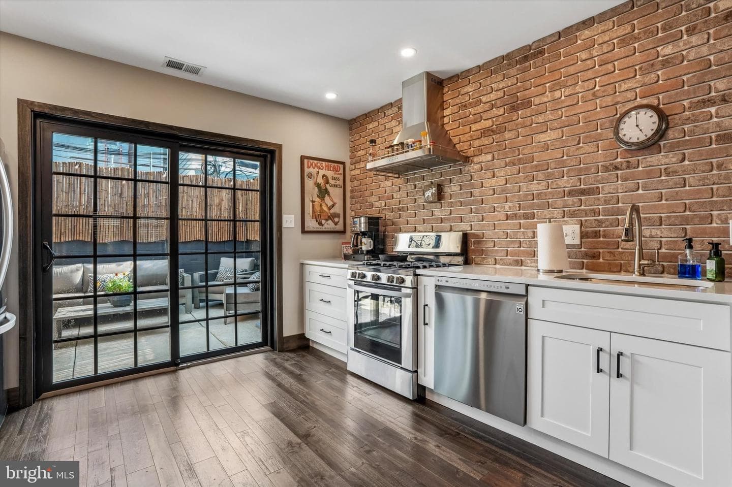 145 Dudley Street photo 10