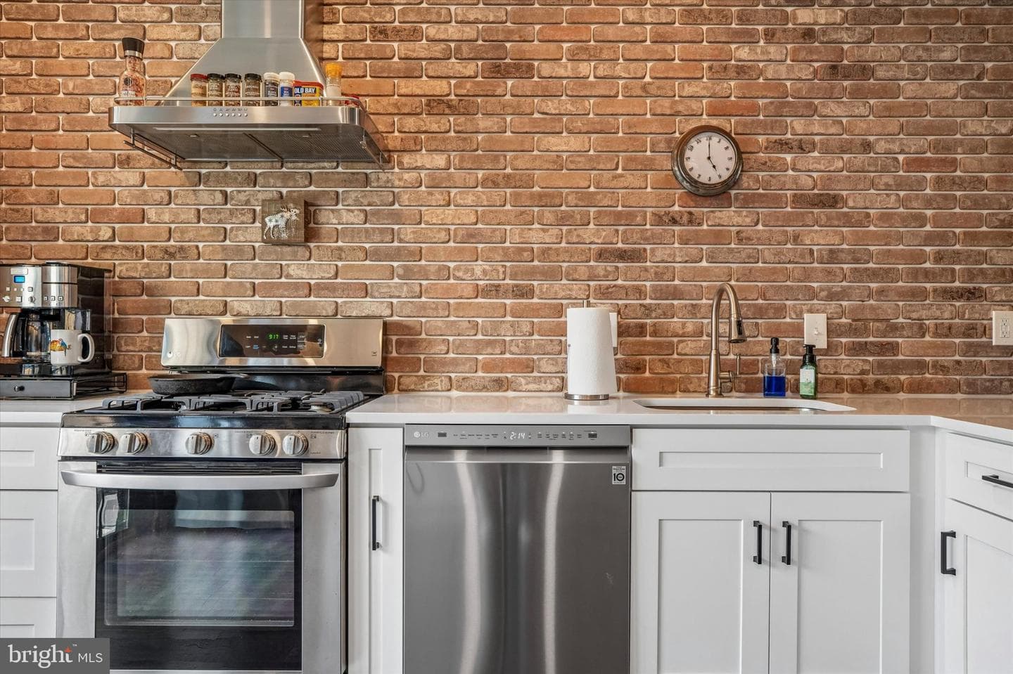 145 Dudley Street photo 11