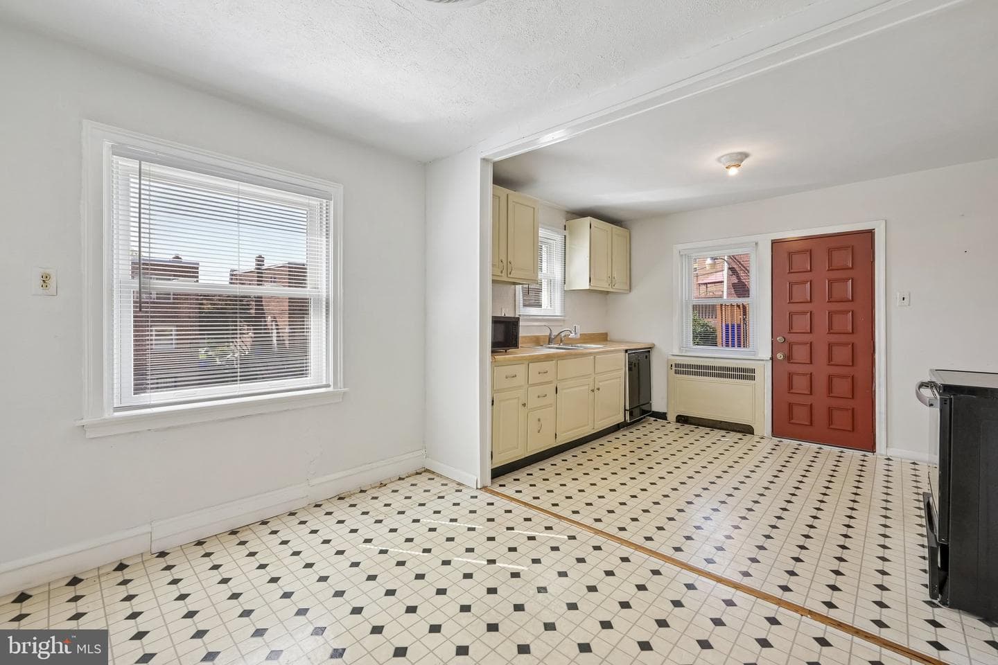 914 E Dorset Street photo 8