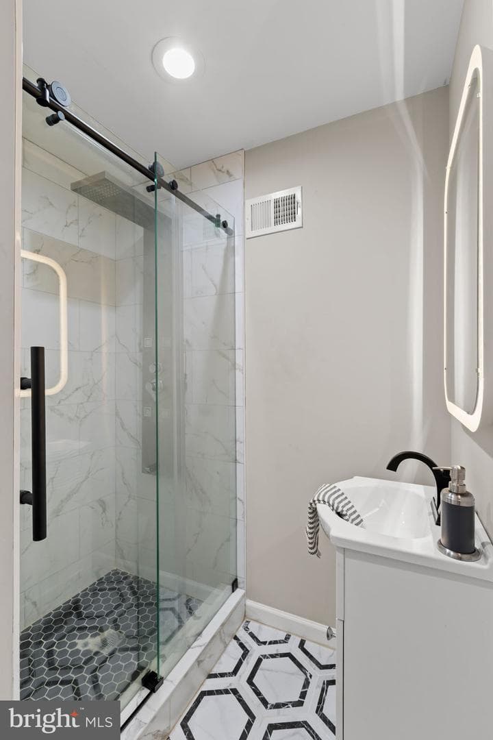 1416 N Dover Street photo 29