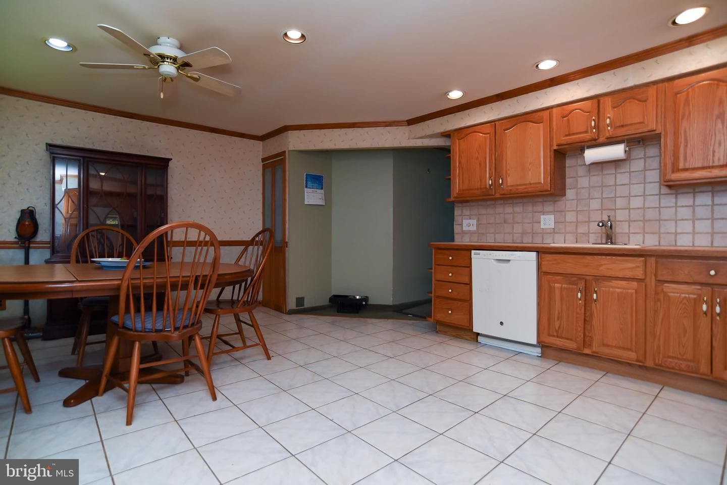 12323 Dunks Ferry Road photo 8