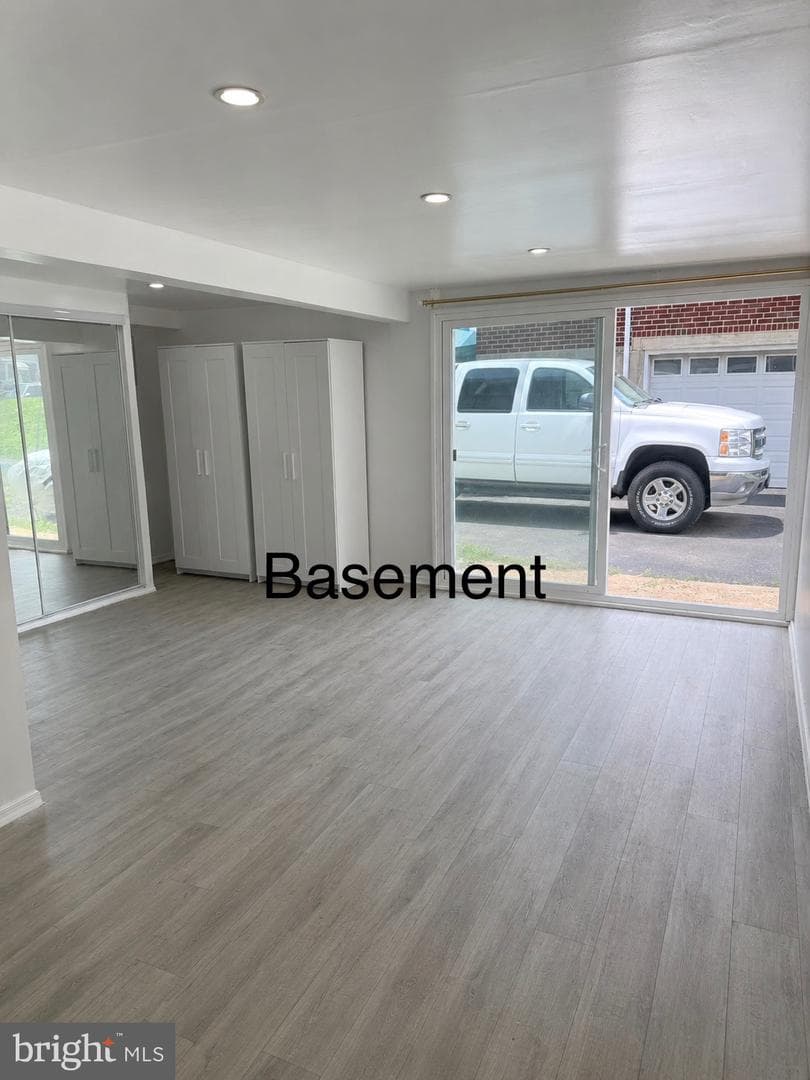 7708 Lister Street photo 29