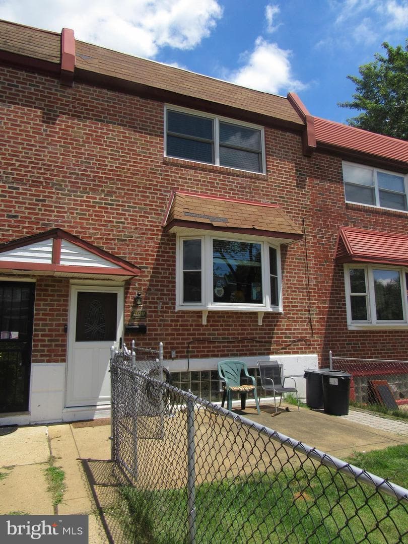 2839 Maxwell Street photo 4