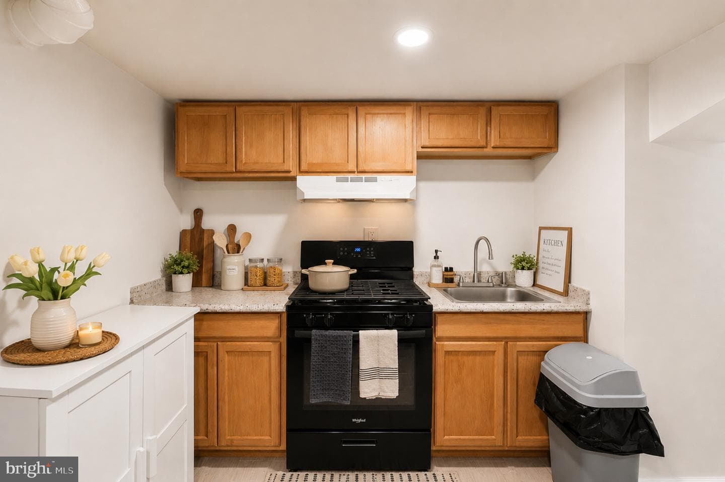 4438 Ludlow Street photo 18