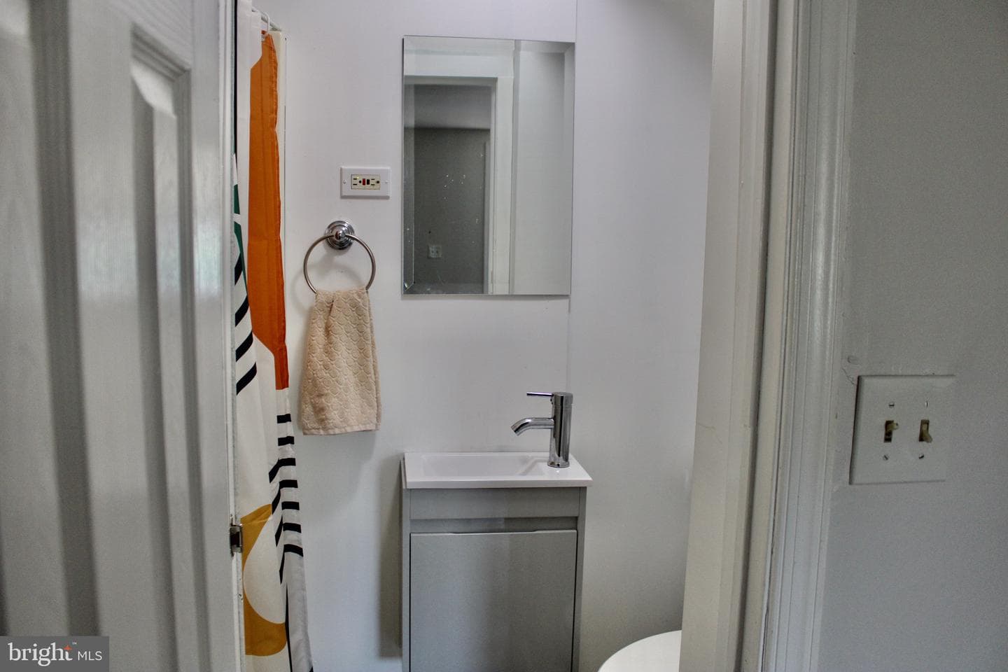 4625 Lansing Street photo 10