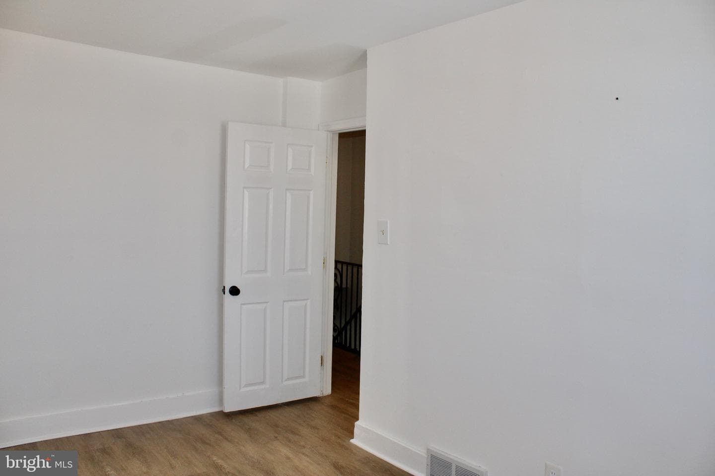 4625 Lansing Street photo 17