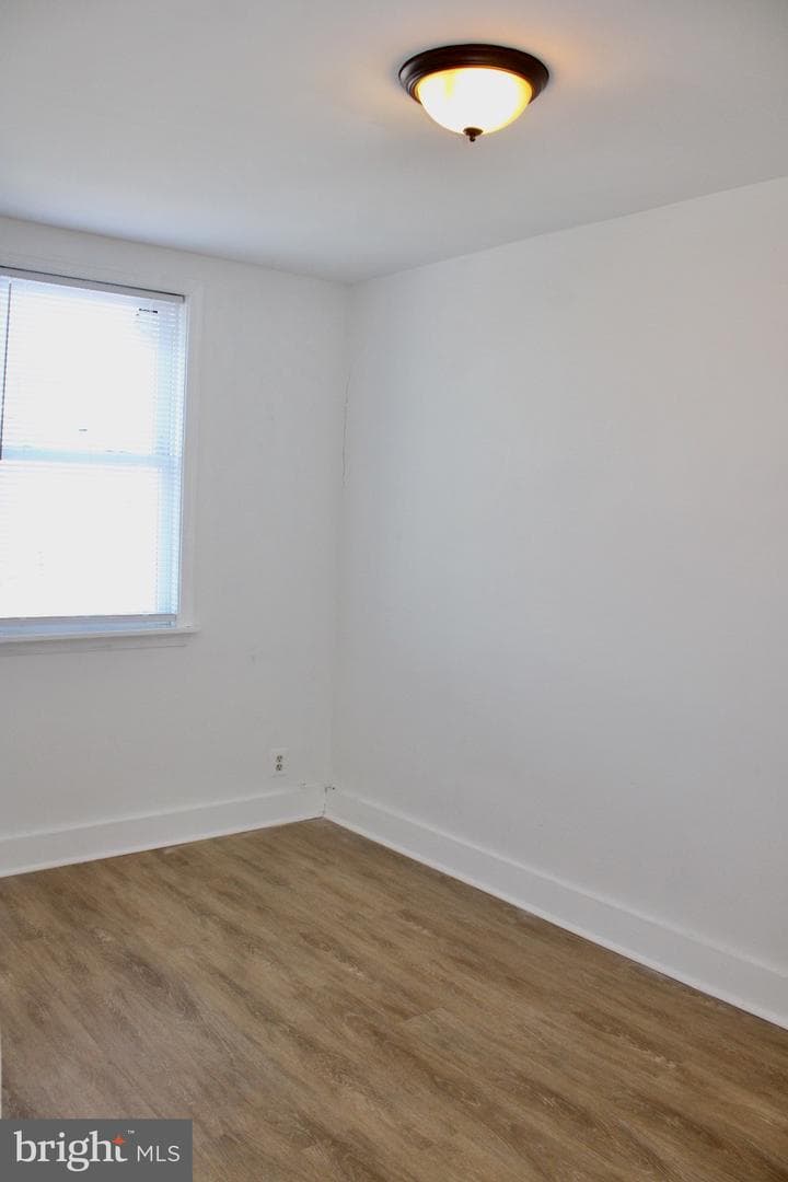 4625 Lansing Street photo 18