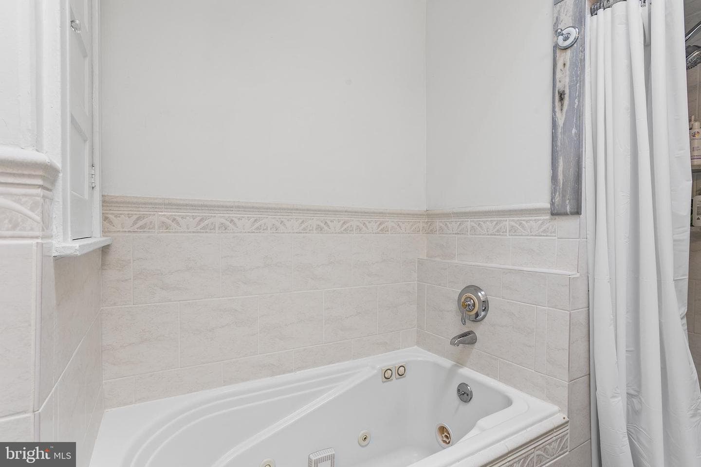 660 Wendover Street photo 13