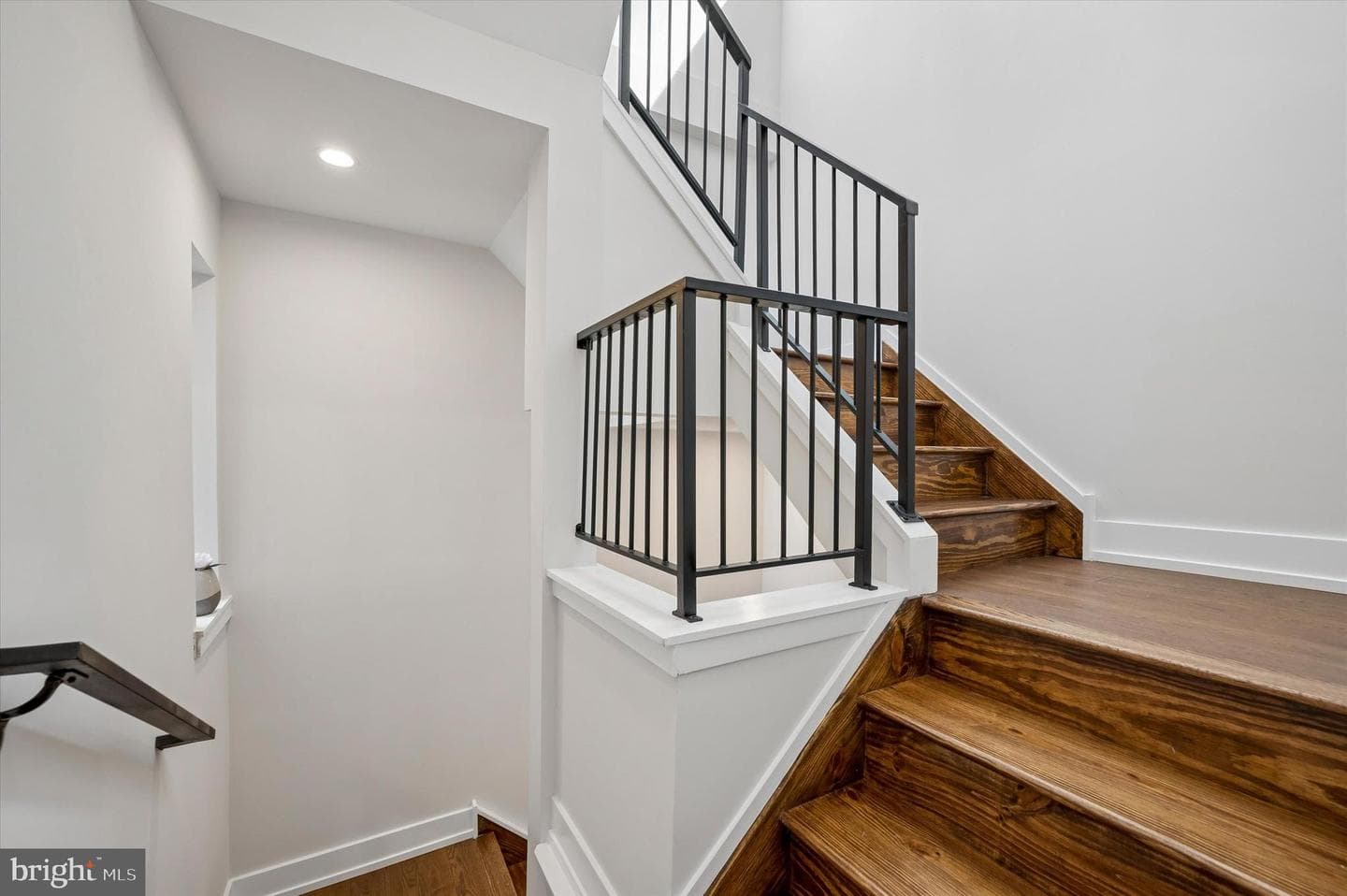527 Christian Street photo 17