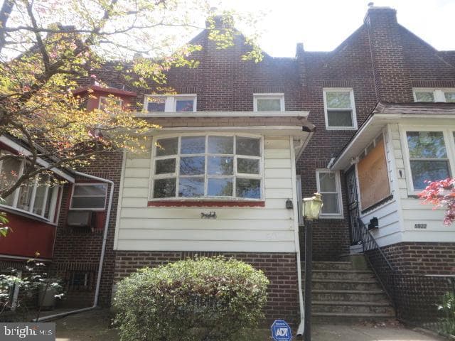 5920 W Oxford Street, Philadelphia