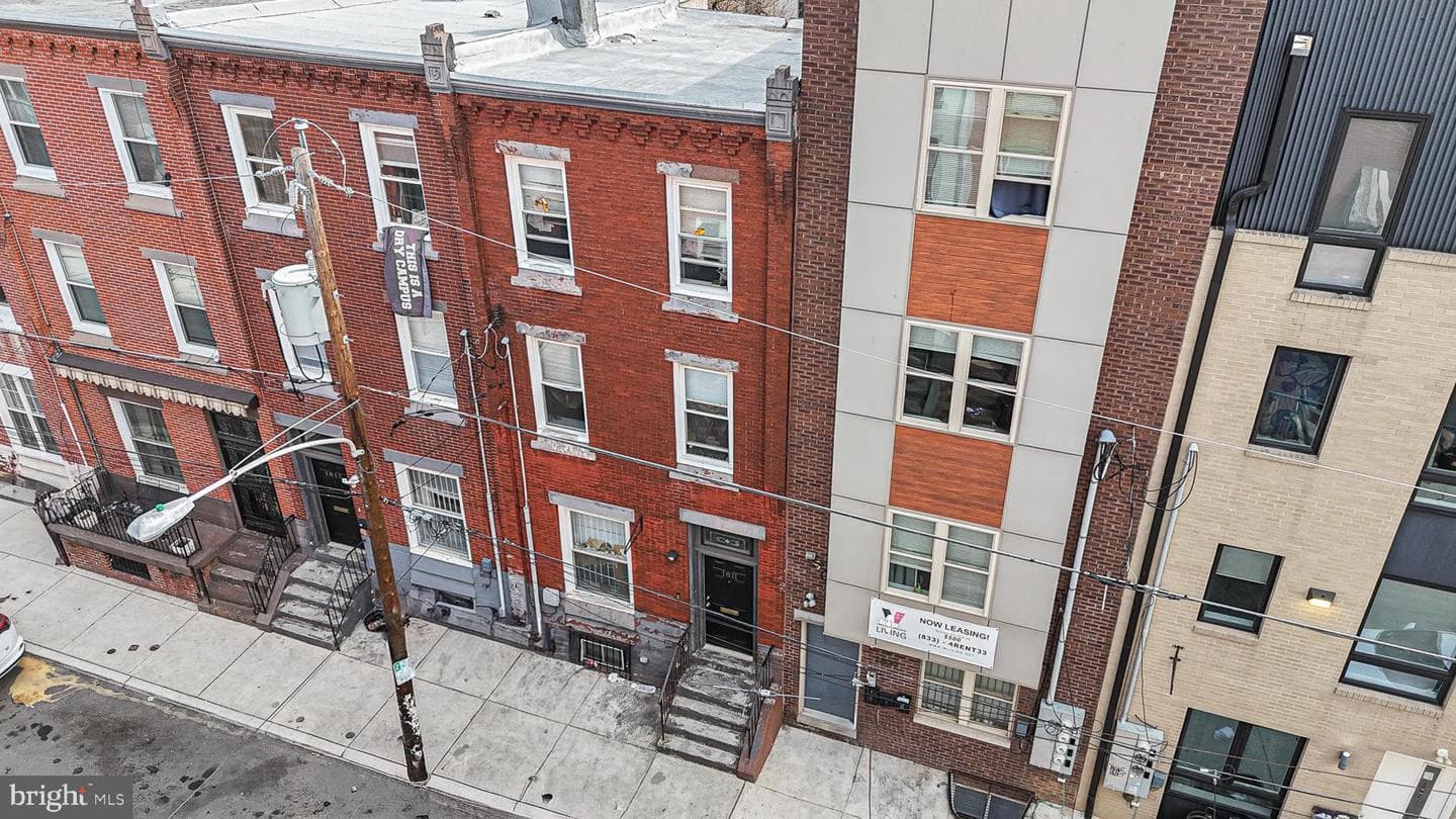 1811 Bouvier Street photo 1