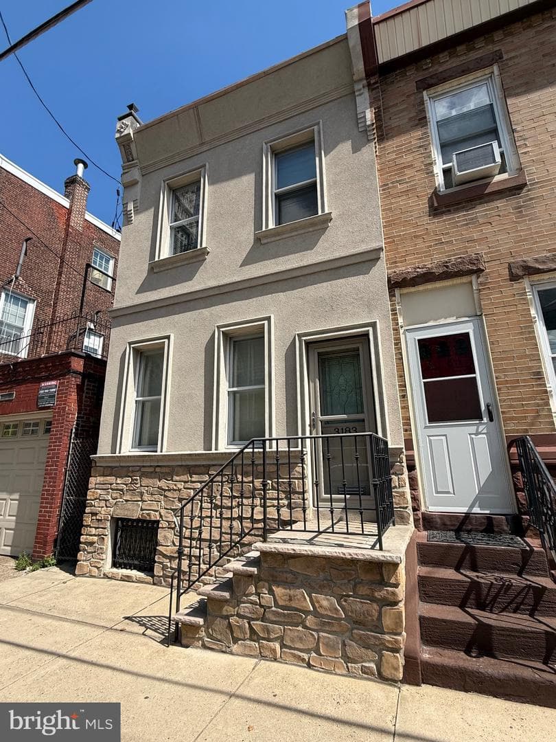3183 Gaul Street photo 1