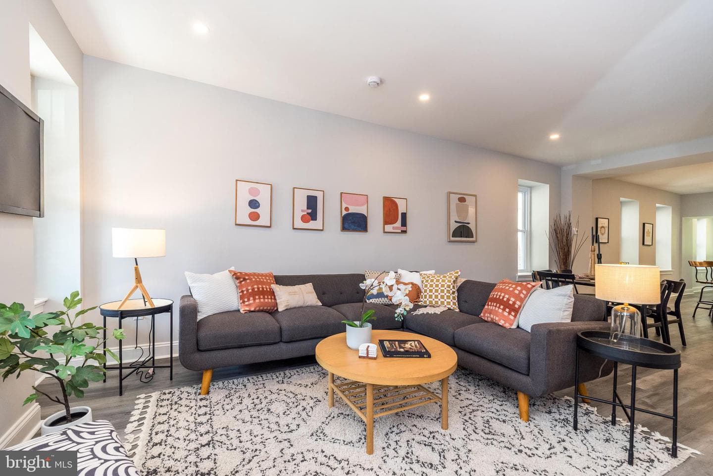 160 Shurs Lane photo 3