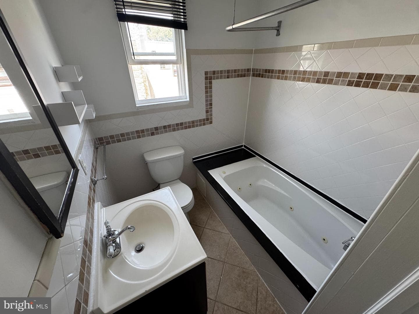 2444 S Fairhill Street photo 13
