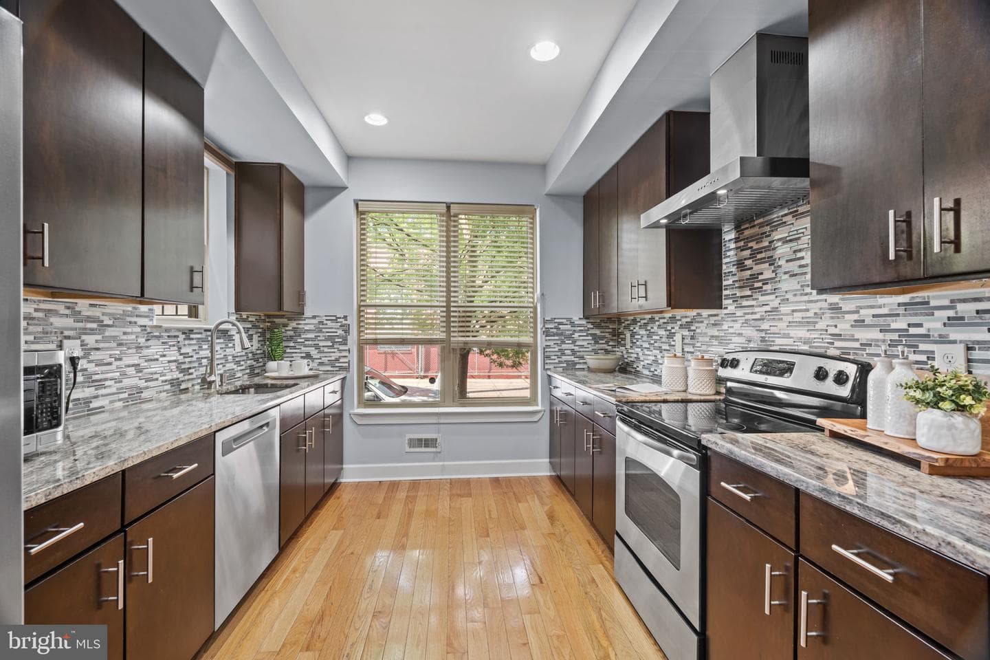 1908 Poplar Street #a photo 9