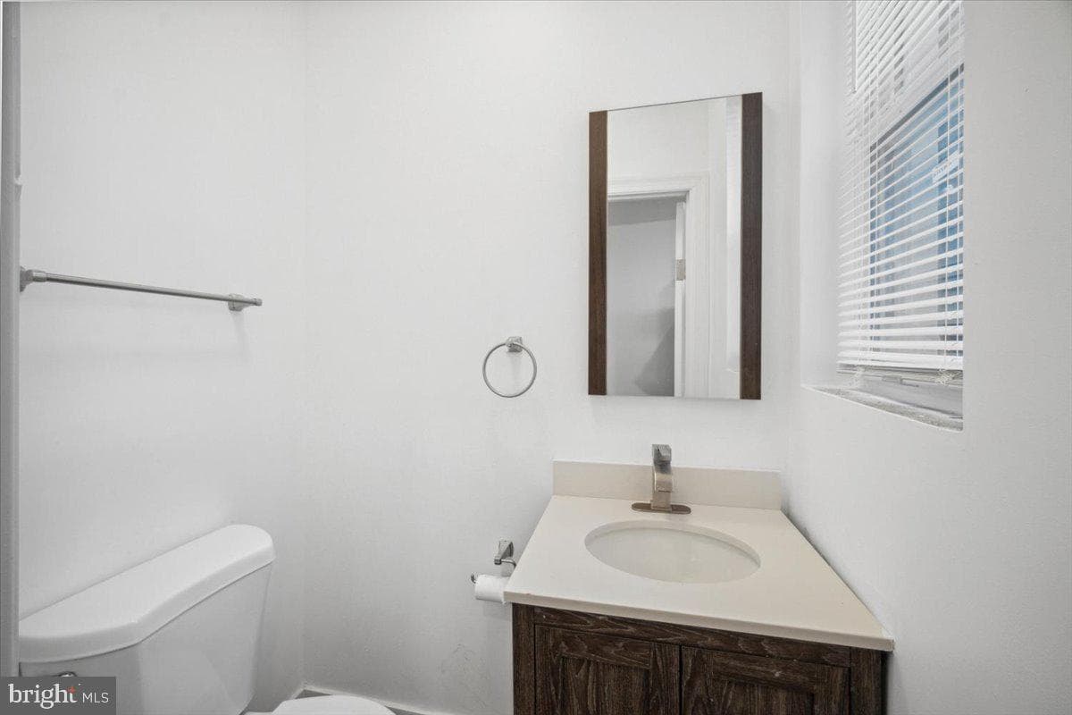 427 W Shunk Street photo 13