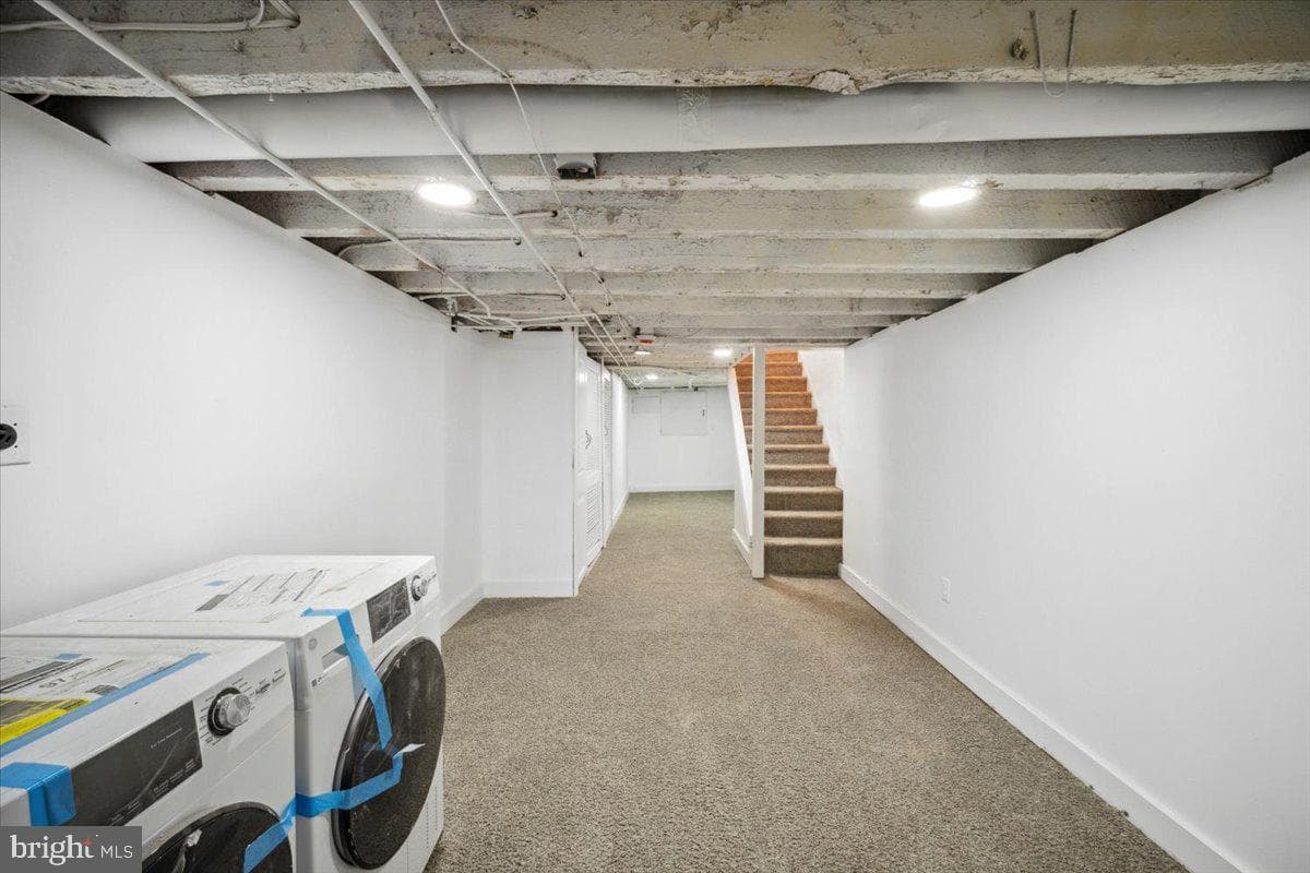 427 W Shunk Street photo 18