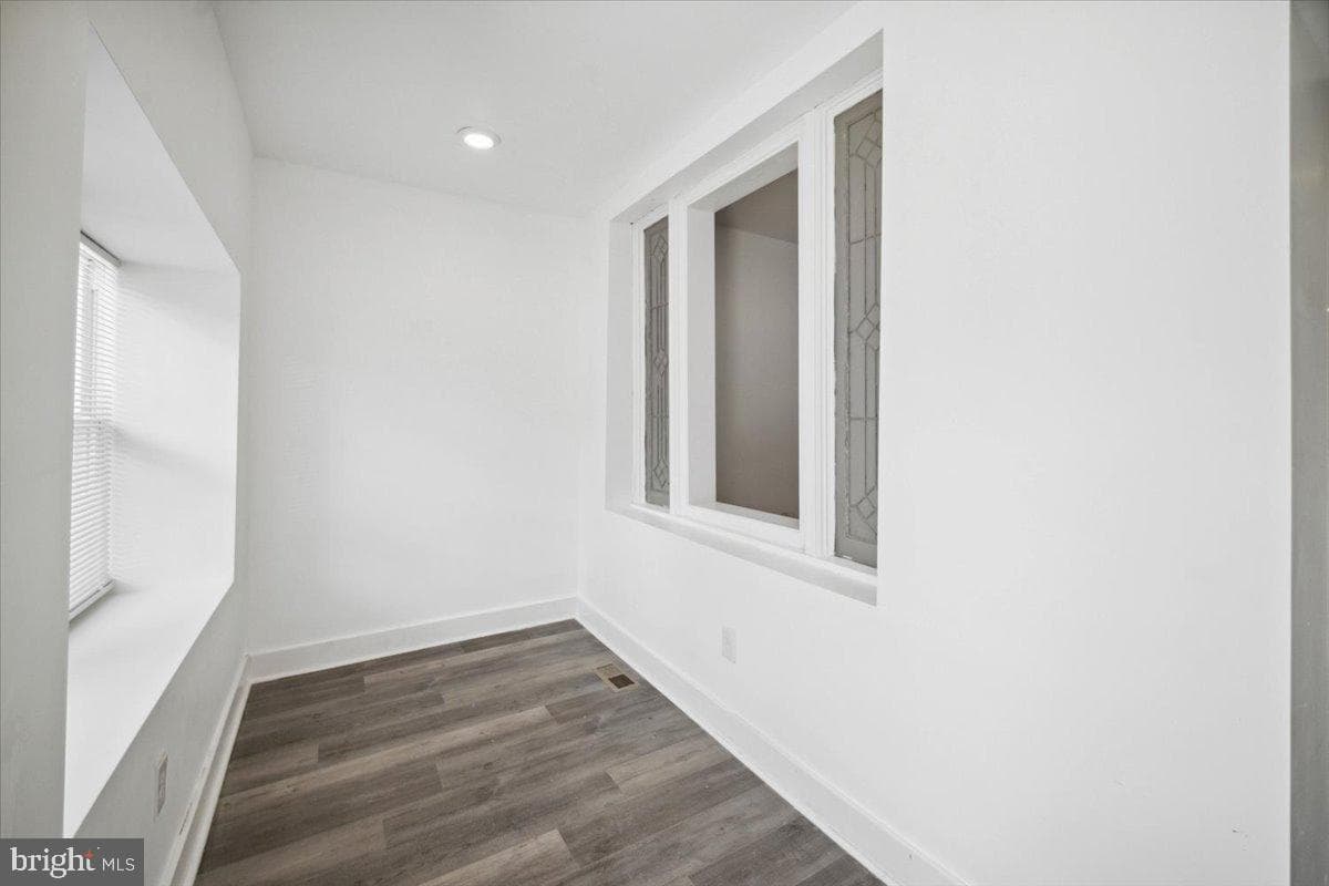 427 W Shunk Street photo 6