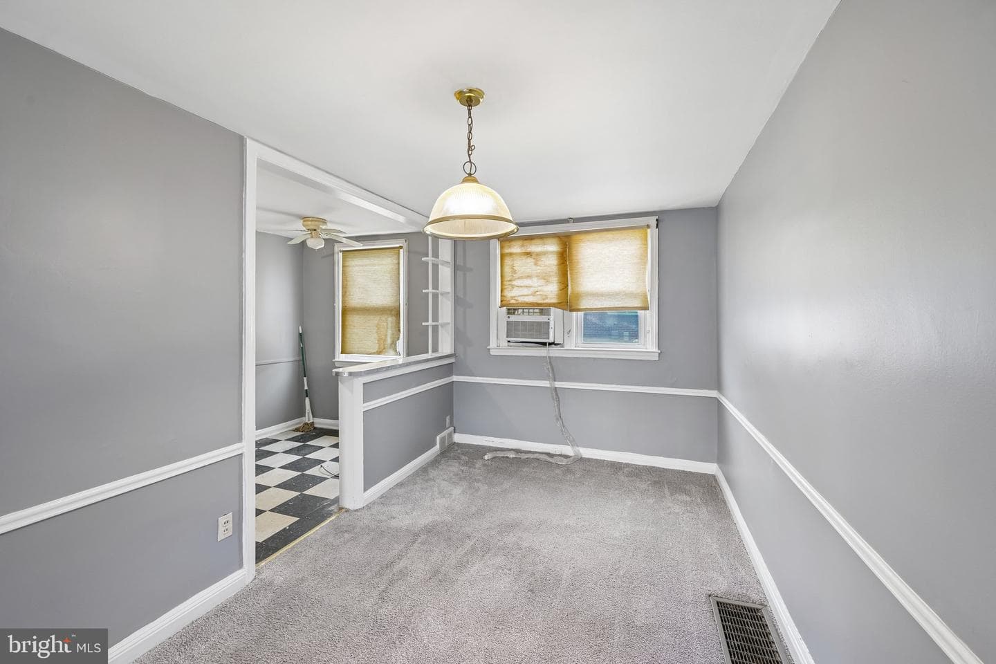 7343 Woodcrest Avenue photo 4