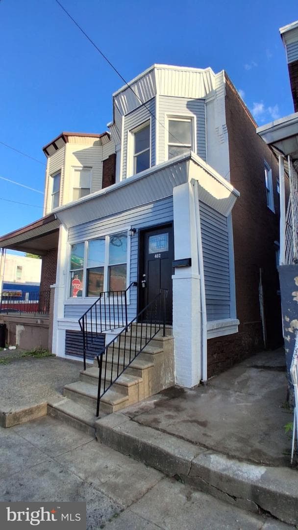 402 W Ruscomb Street photo 2