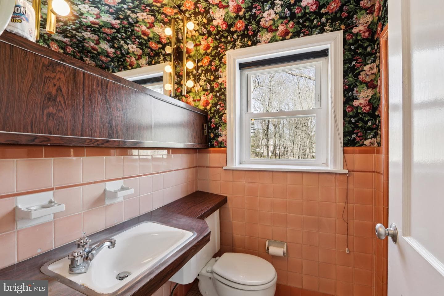 802 Westview & 605 Arbutus Street photo 38