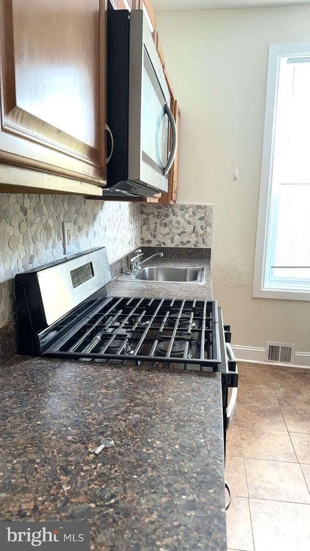 451 W Bringhurst Street #unit 1 photo 14