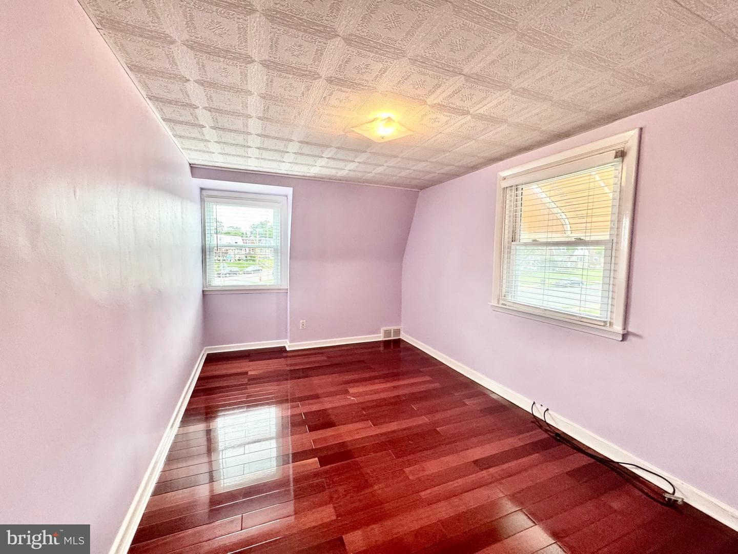 9219 Outlook Avenue photo 24