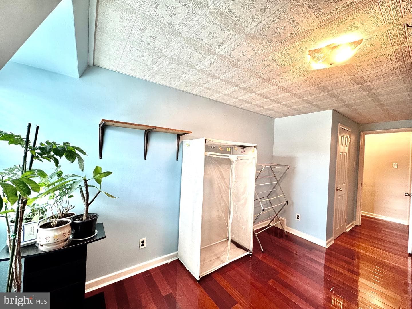 9219 Outlook Avenue photo 25