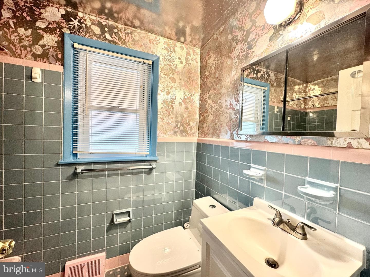 9219 Outlook Avenue photo 31