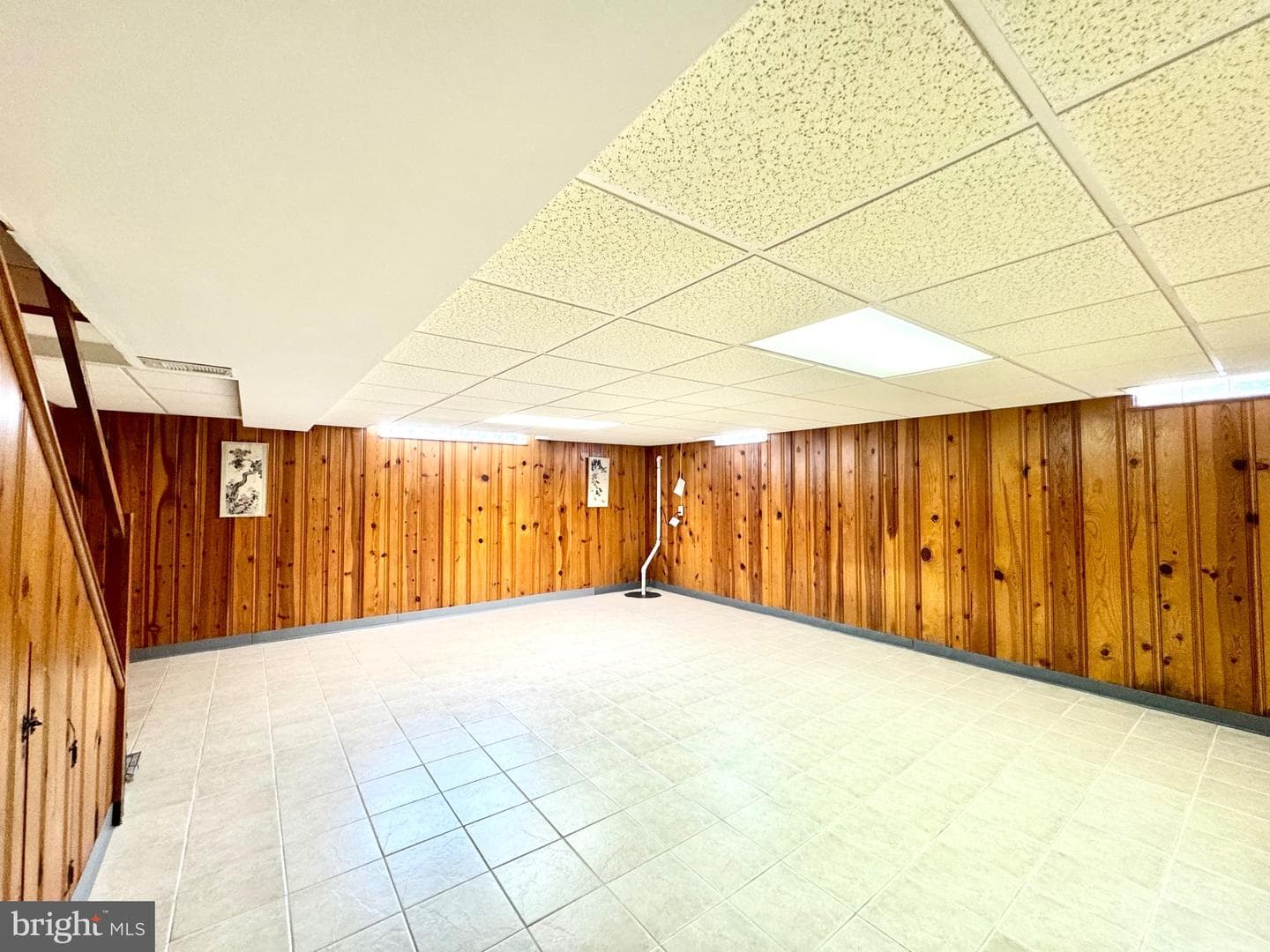 9219 Outlook Avenue photo 34