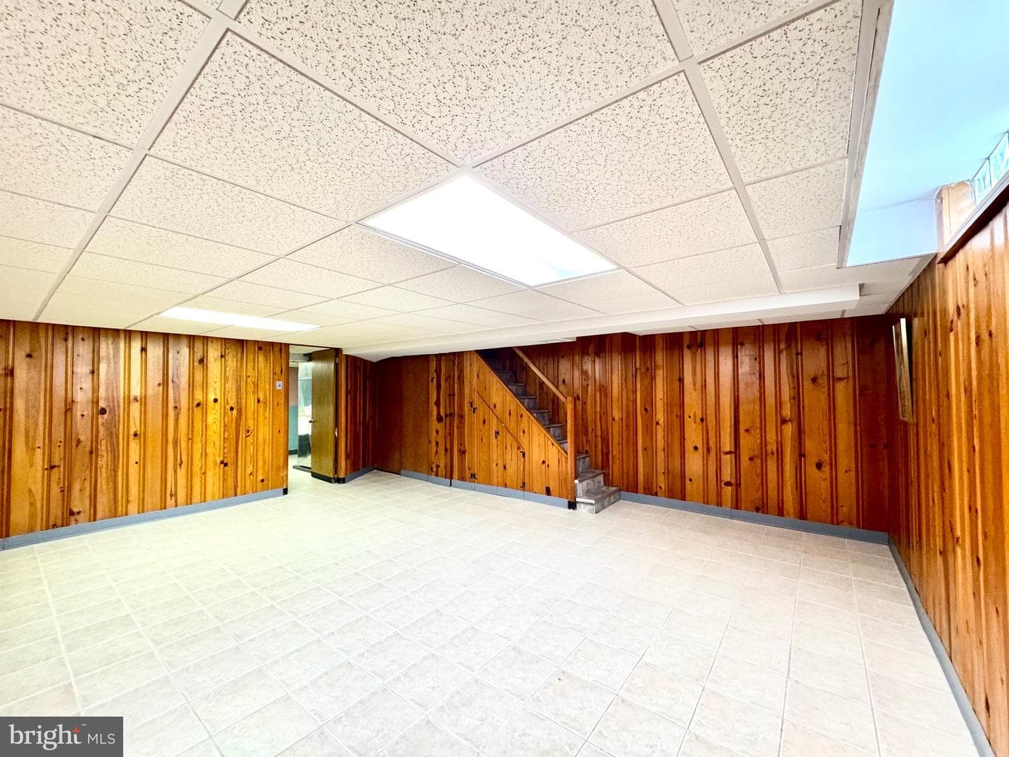 9219 Outlook Avenue photo 36