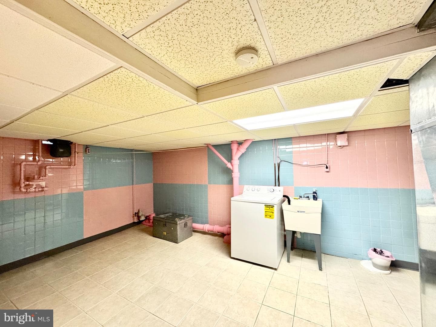 9219 Outlook Avenue photo 39