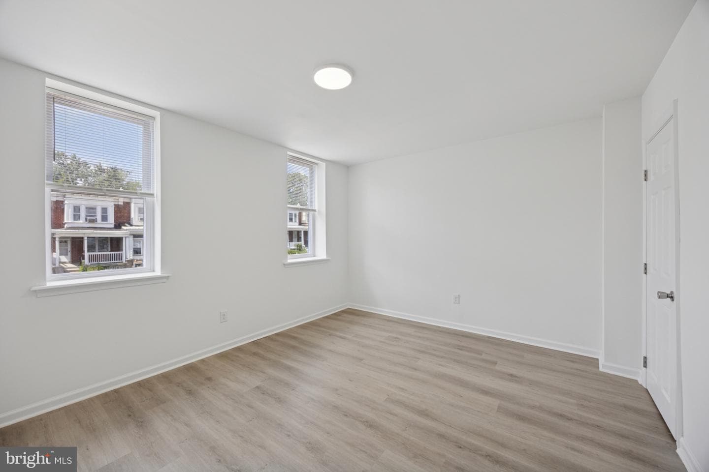 540 E Penn Street photo 5
