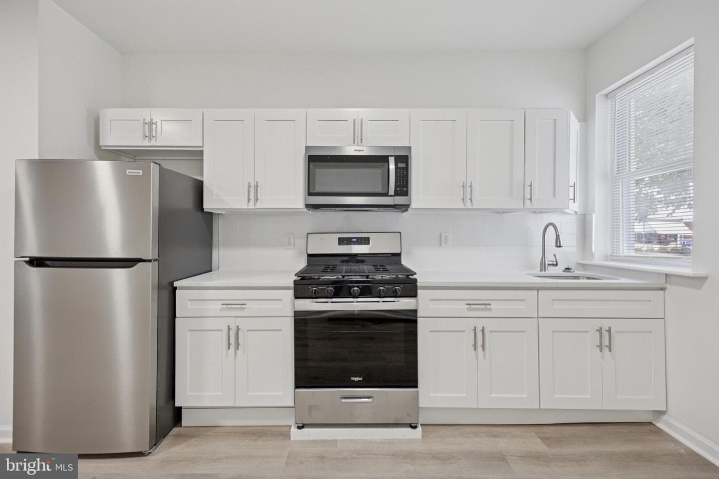 540 E Penn Street photo 8