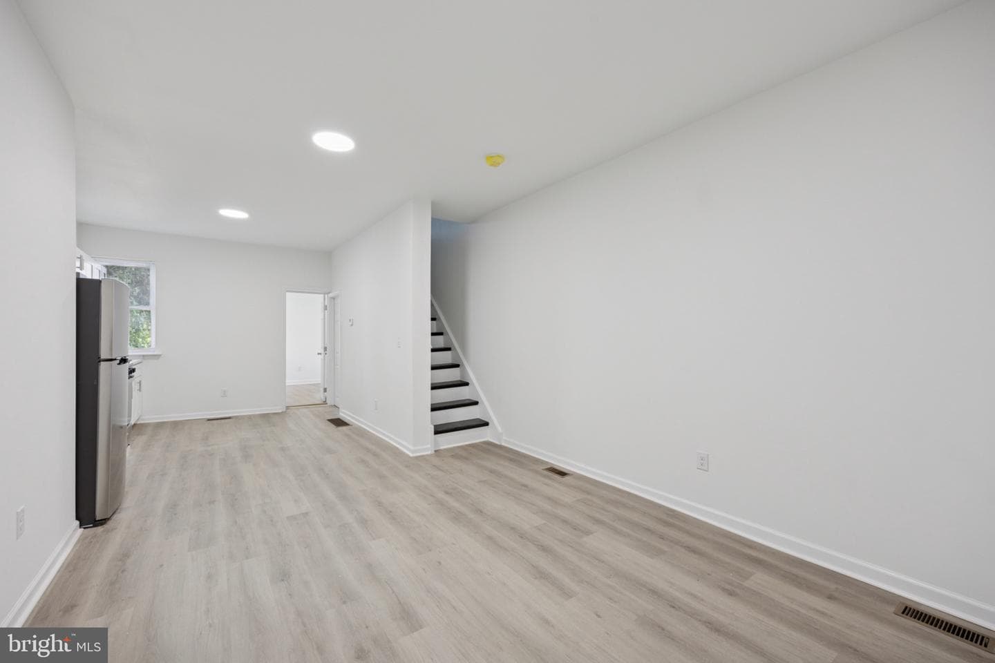 1234 W Sergeant Street W photo 3