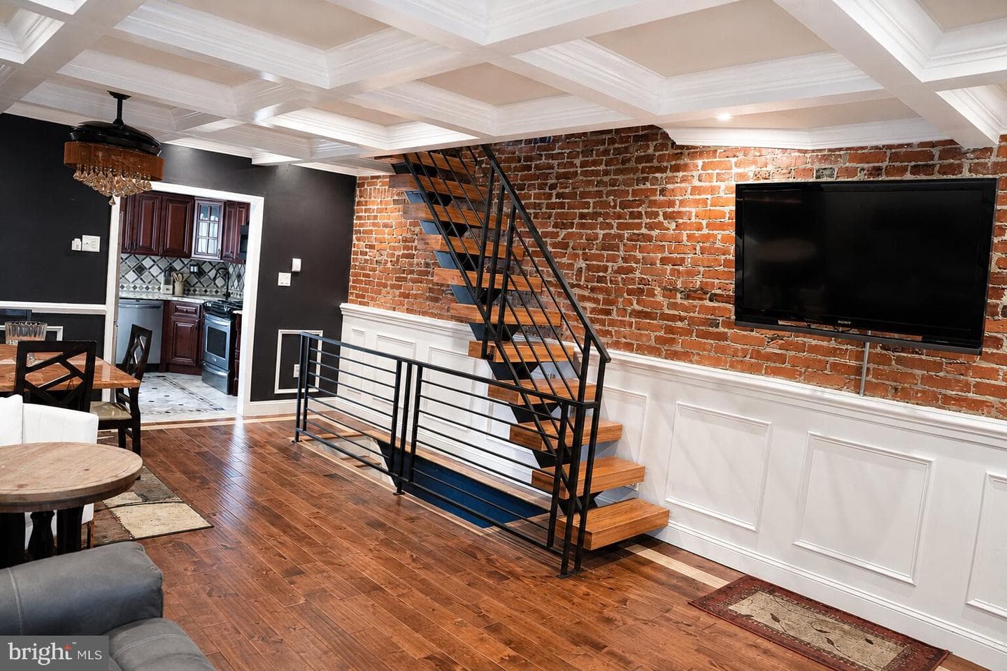 1729 Stocker Street photo 3