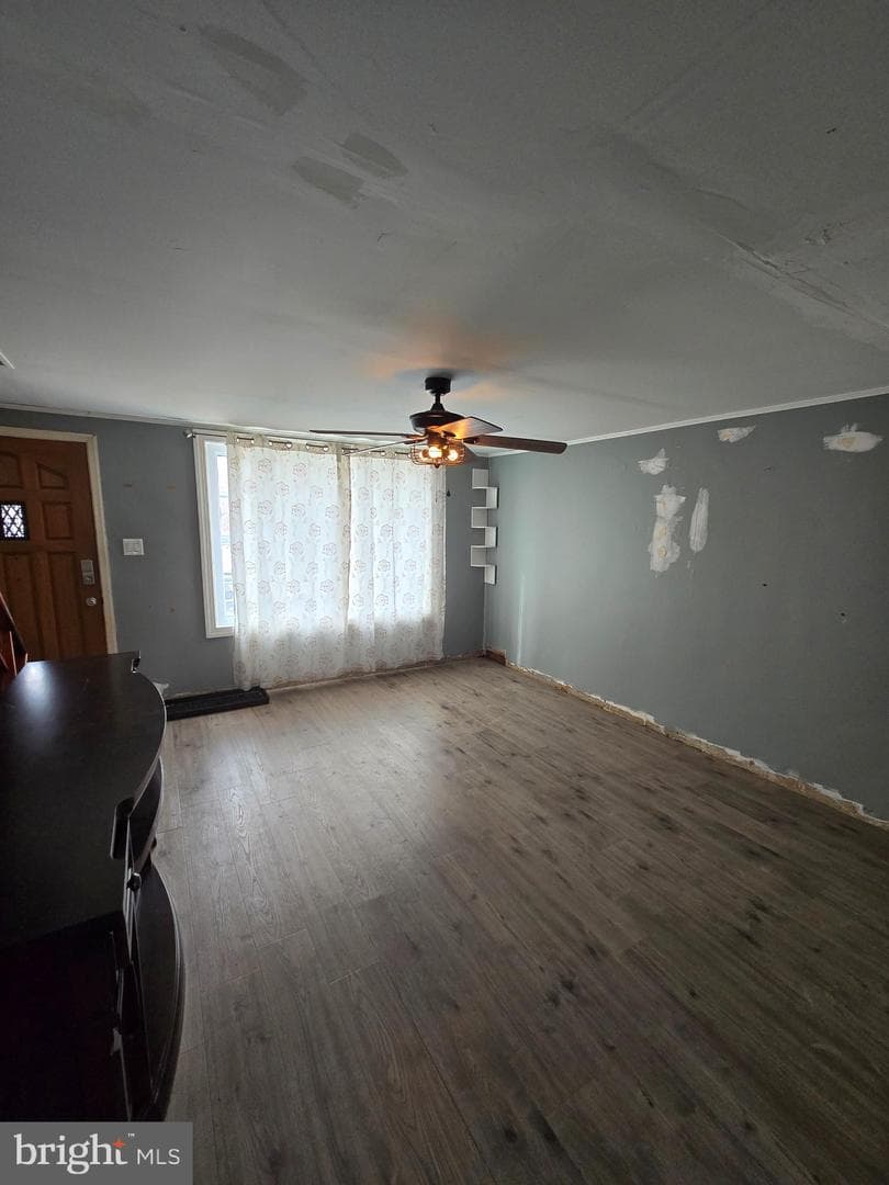 4431 Garden Street photo 10