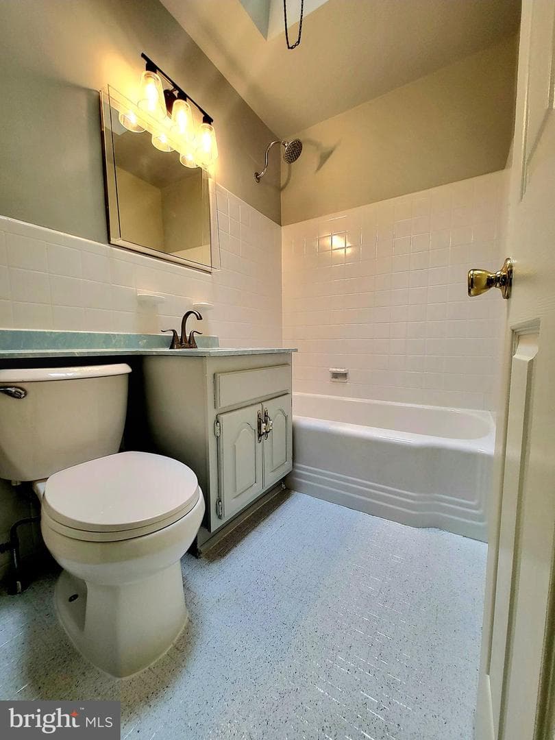 6137 Hawthorne Street photo 25