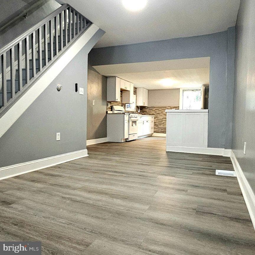 2411 N Lawrence Street photo 10