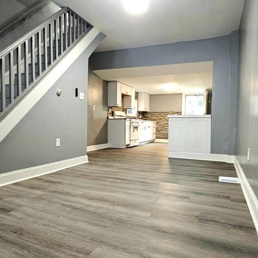 2411 N Lawrence Street photo 7