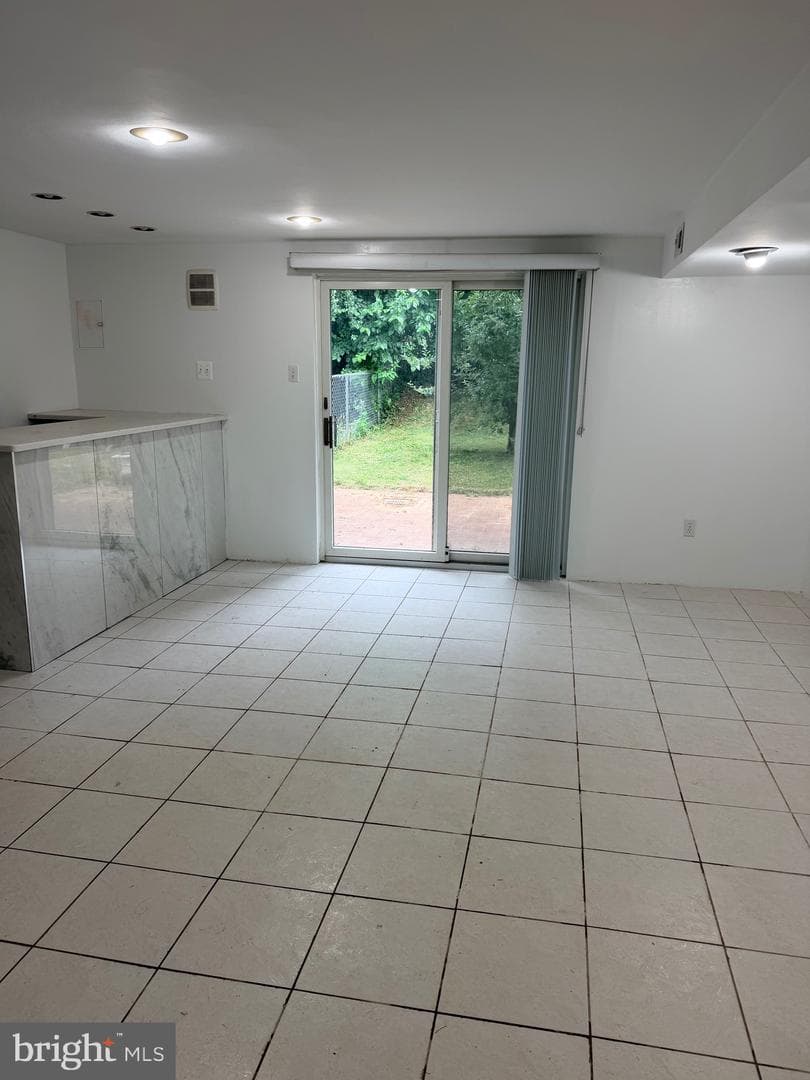 9021 Eastview Road photo 26