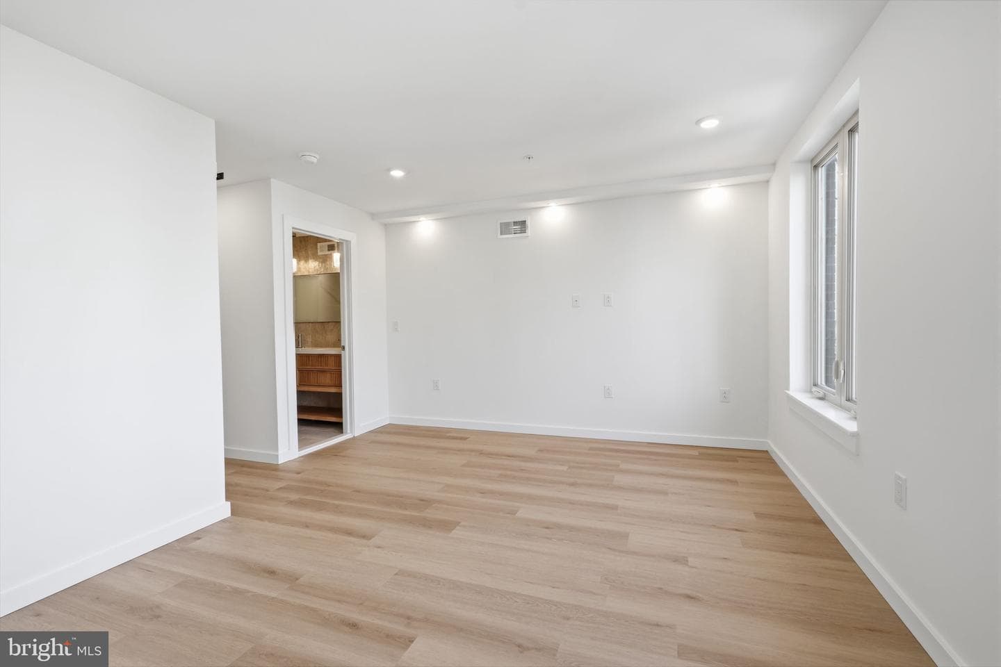 1517 Bodine Street N #a photo 14